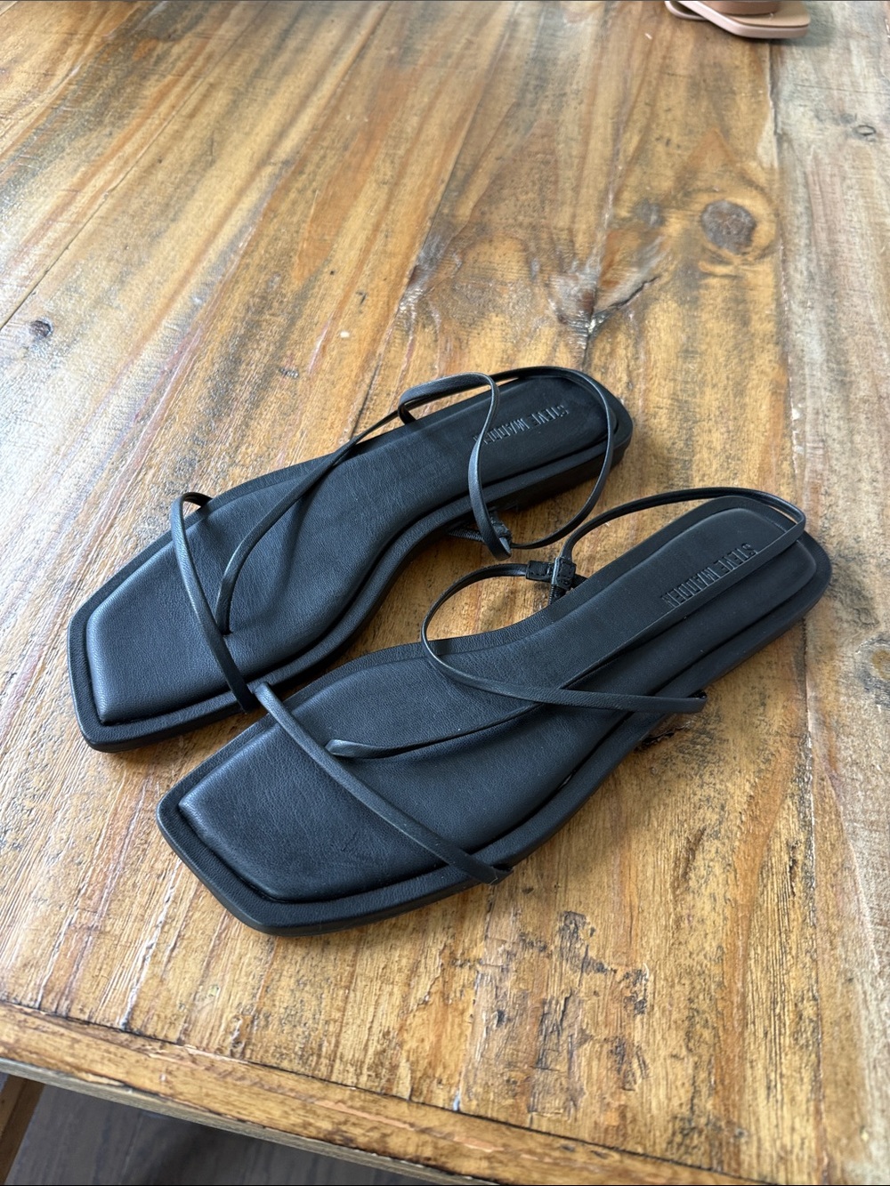 NWOT Steve Madden Lynley Black Minimal Strappy Square-Toe Sandals